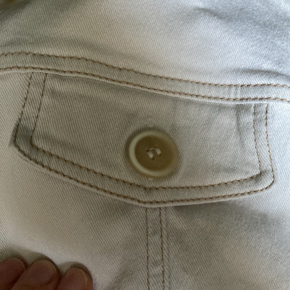 Pro Mod off white jean jacket with unique browny buttons - Picture 4 of 6